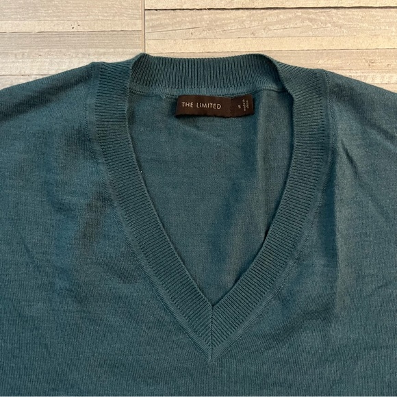 The Limited Teal V-neck Three Quarter Sleeve Sweater - Picture 3 of 7
